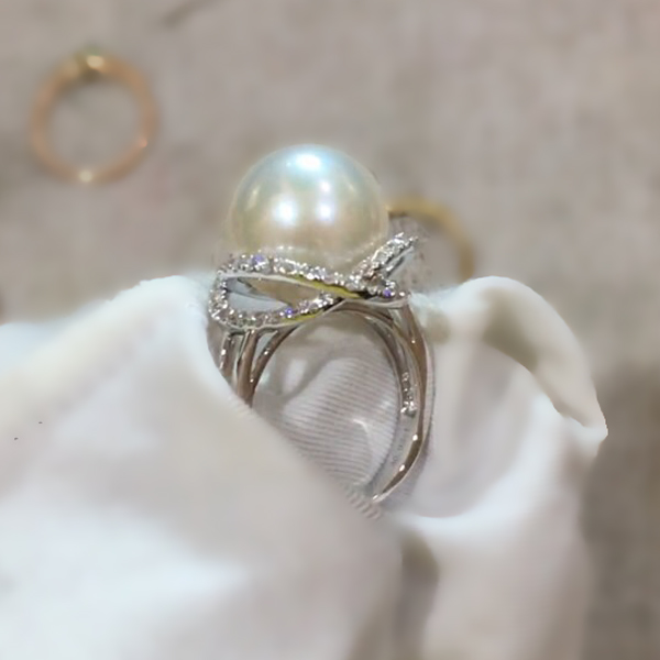 Diamond 18K White Gold Pearl Ring